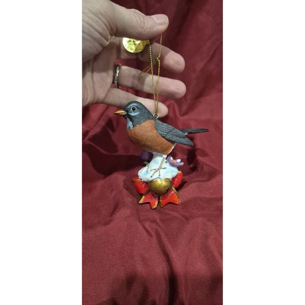 NWT Danbury Mint Christmas Ornament Song Bird Figurine 